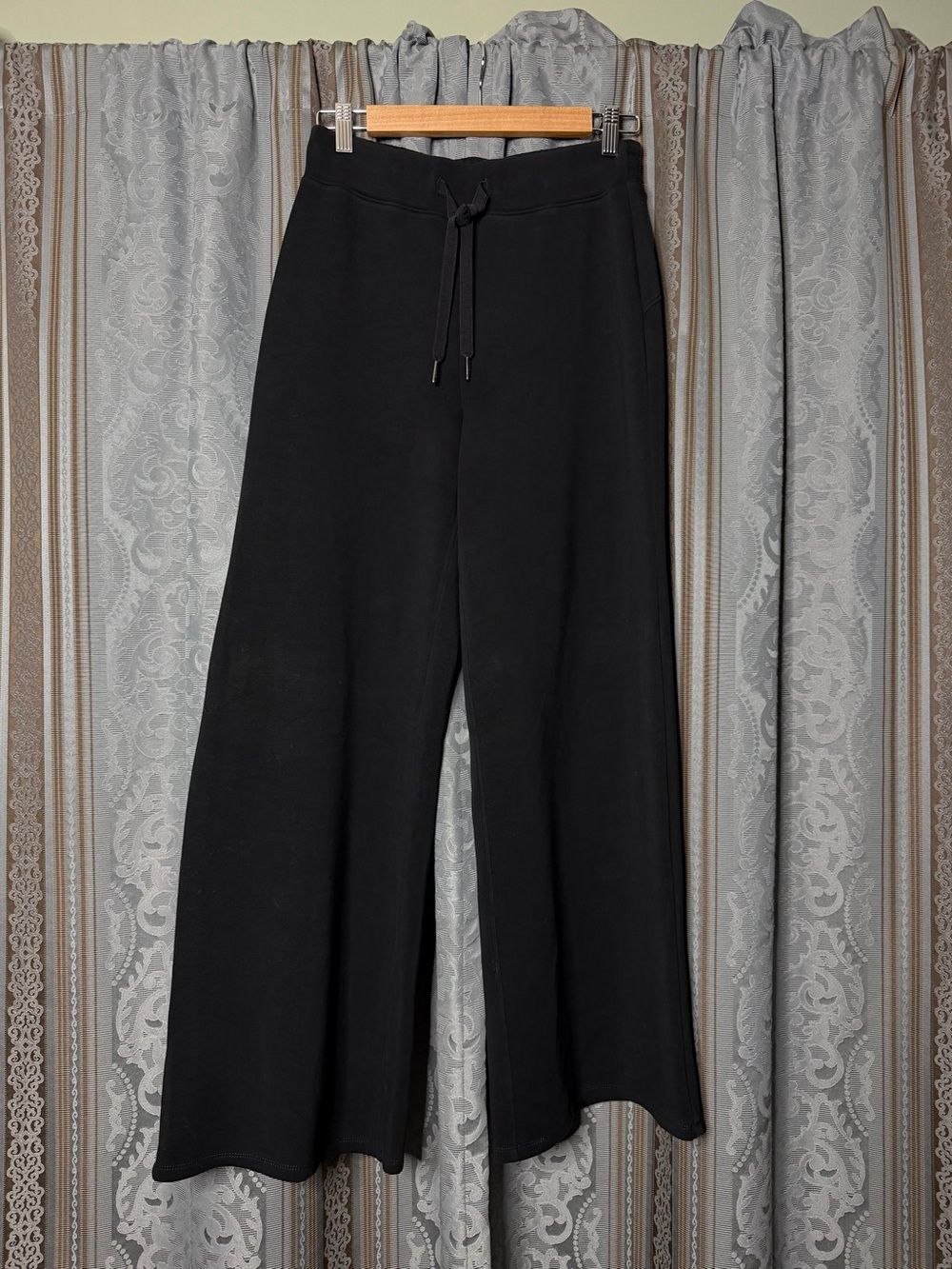 SPANX Air Essentials Wide Leg Pants Black - Picture 2 of 5